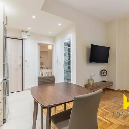 Acropolis Haven: Your Charming Retreat In Koukaki! Apartment Athens