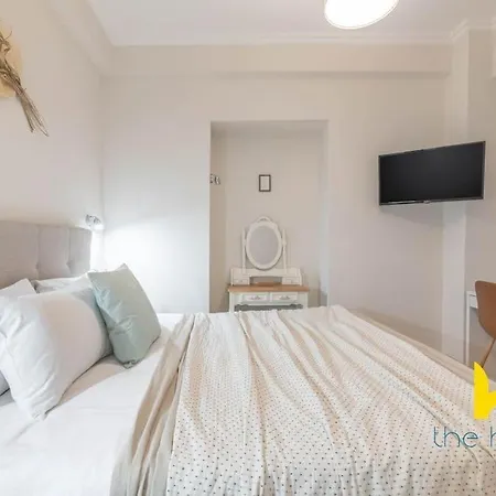 Apartment Acropolis Haven: Your Charming Retreat In Koukaki! *