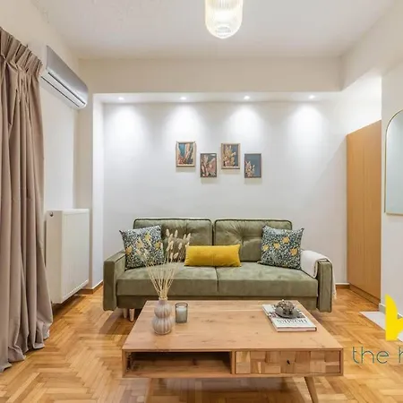 Acropolis Haven: Your Charming Retreat In Koukaki!
