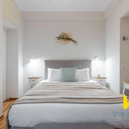 Acropolis Haven: Your Charming Retreat In Koukaki! *